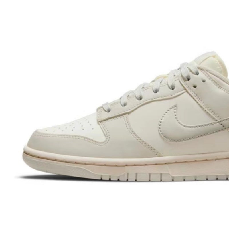 Dunk SB Classic Retro Low Top Sneakers for Men and Women